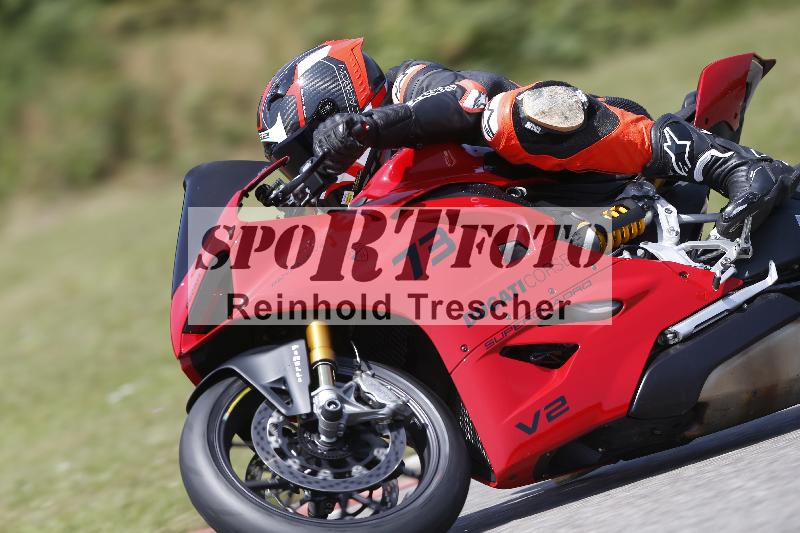 /27 12.06.2025 Ducati Schweiz Trackday Warmup  ADR/gelb-jeaune/14